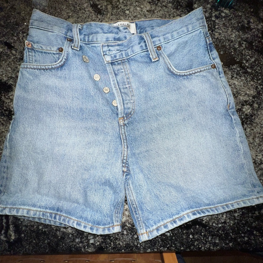 Agolde size 24 crisscross denim short